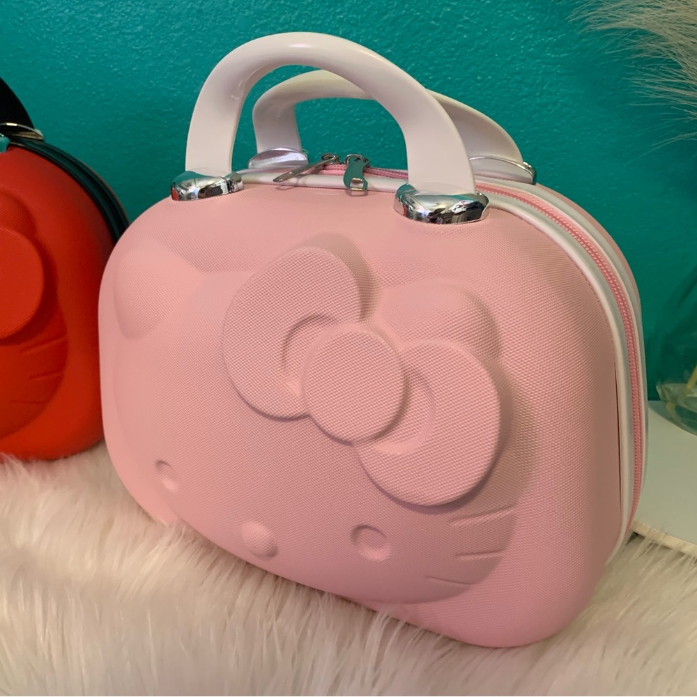 Hello Kitty cosmetic travel case